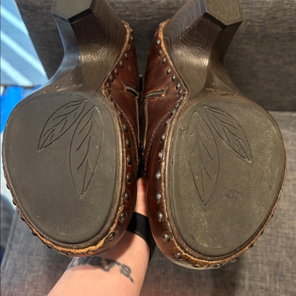 Dansko vintage chestnut brown leather lace- and zip-up Heeled granny Boots - Picture 9 of 10